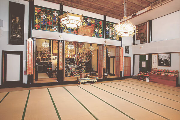 湯川寺の本堂